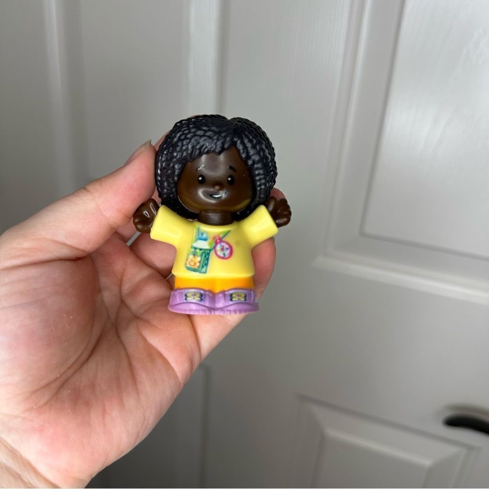 Fisher Price Little People Hiker Girl Water Bottle Print Replacement Character - Picture 2 of 6